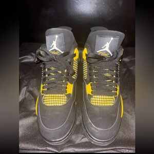 AUTHENTIC Jordan Thunder 4 Retro